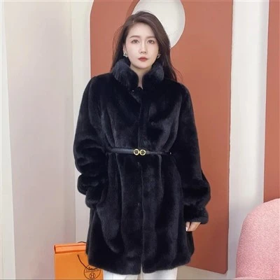 Black Mink po celej dĺžke